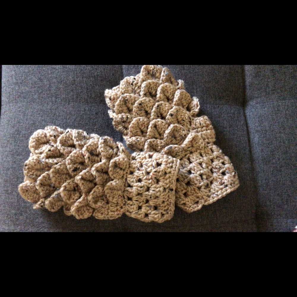 Fingerless mittens